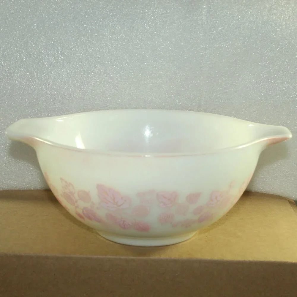 Vtg Pyrex Gooseberry Pink White Cinderella Nesting Mixing Bowl #442 2.5 Qt